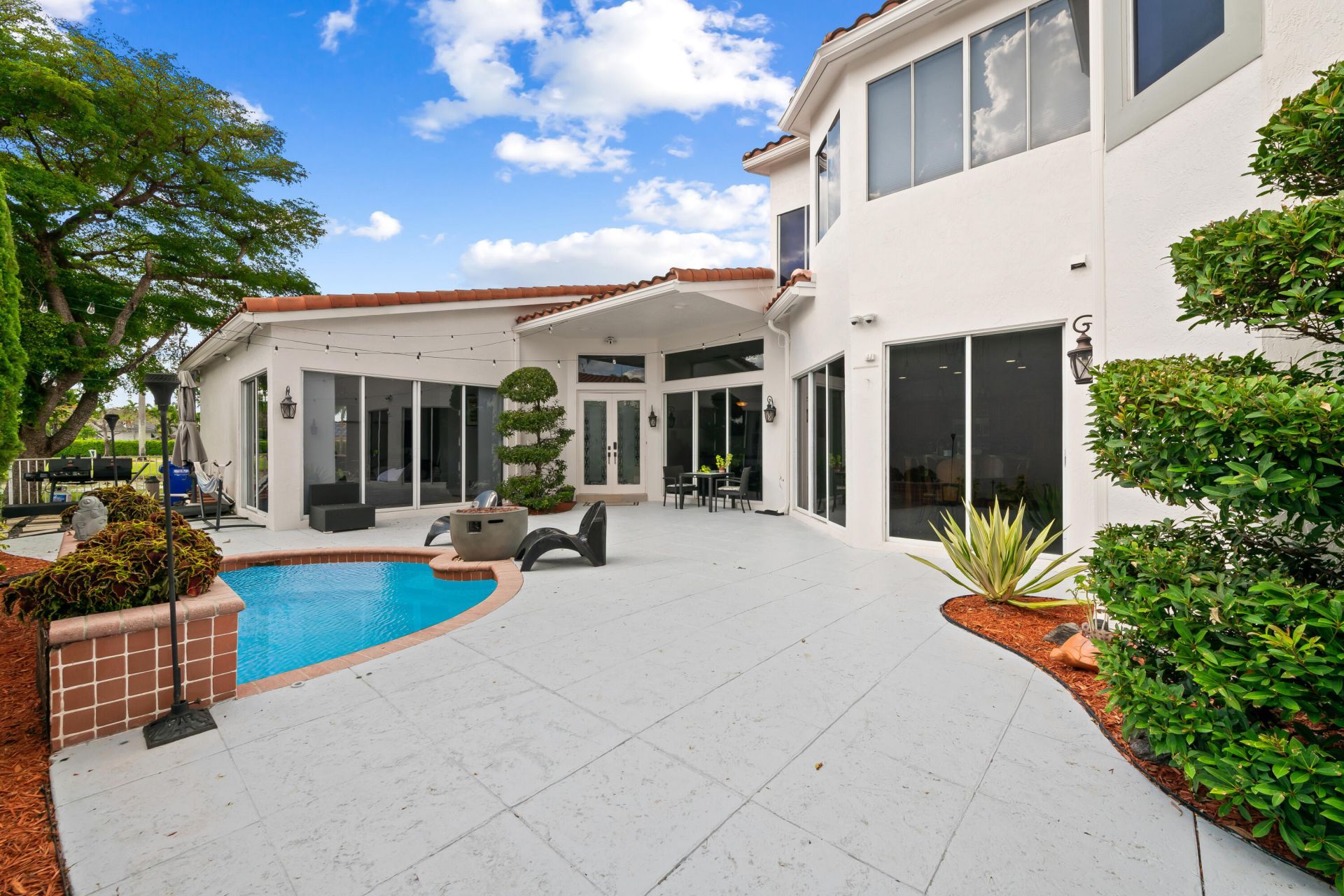 980 Bel Aire Drive West, Pembroke Pines, FL 33027 Photo