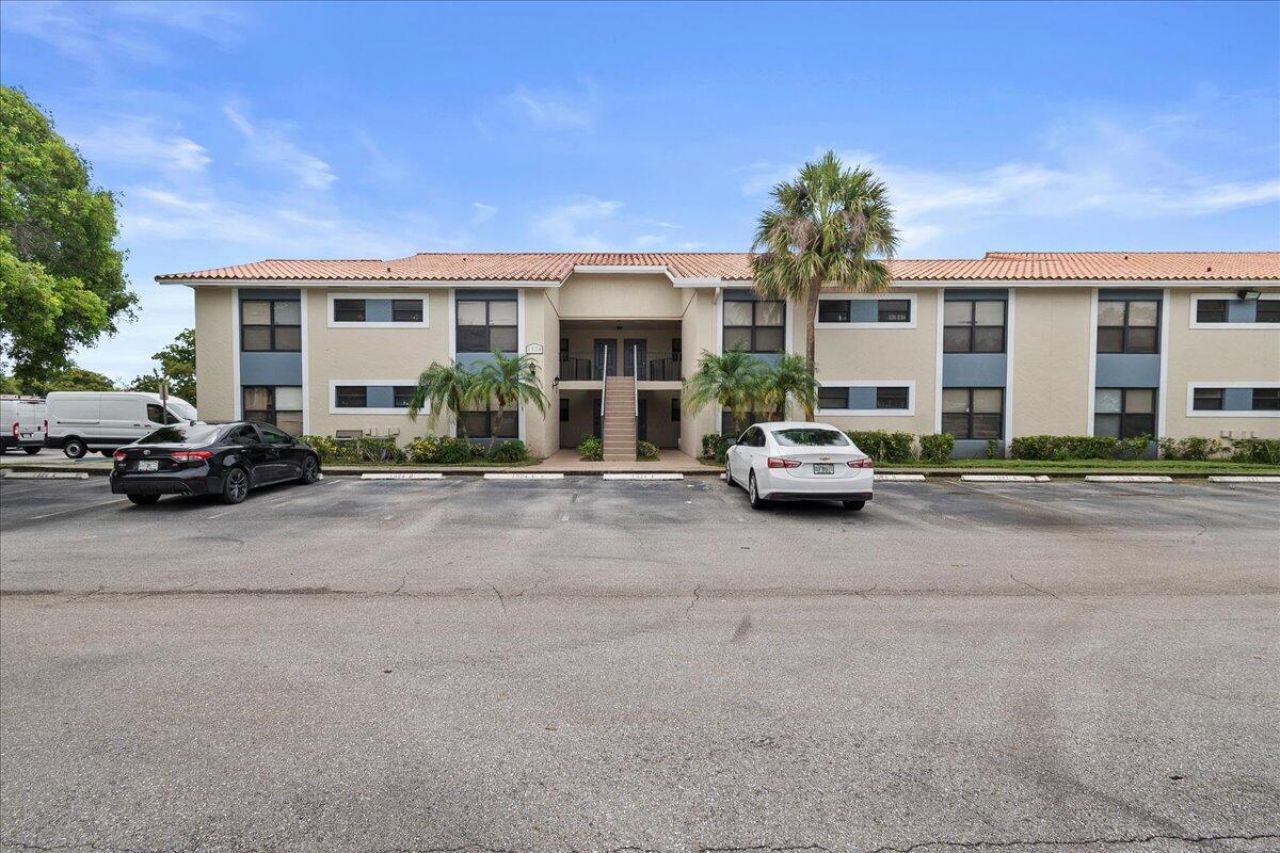 1524 Lake Crystal Drive, Unit F, Royal Palm Beach, FL 33411 Photo