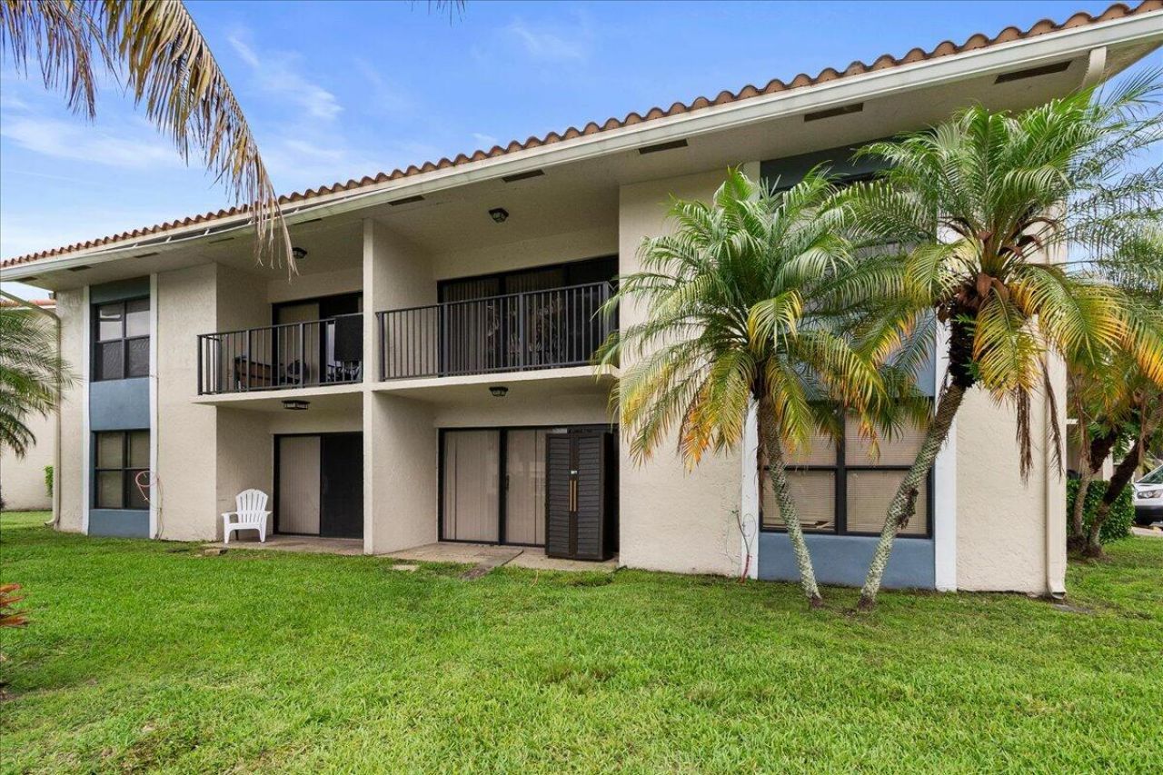 1524 Lake Crystal Drive, Unit F, Royal Palm Beach, FL 33411 Photo
