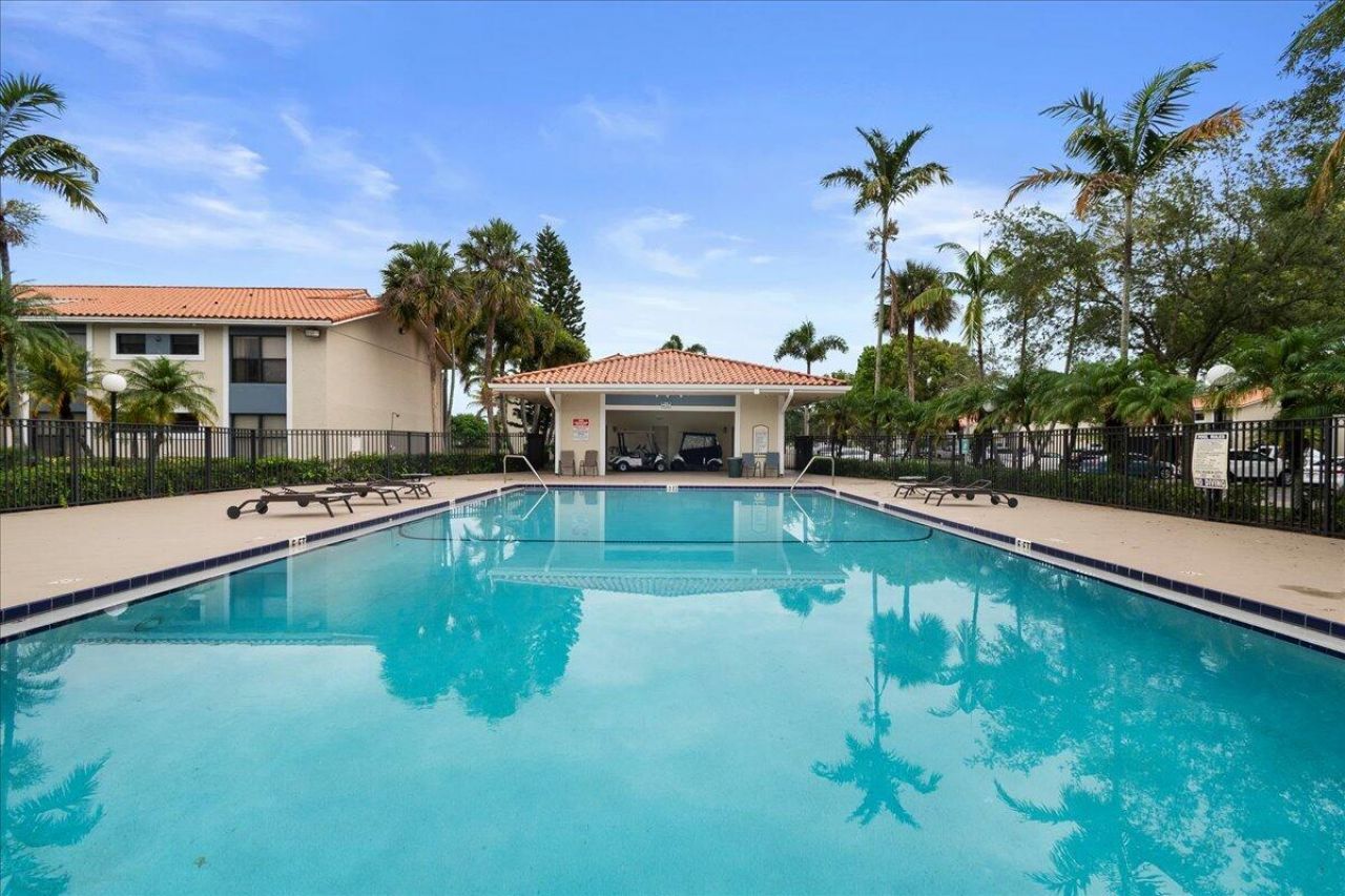 1524 Lake Crystal Drive, Unit F, Royal Palm Beach, FL 33411 Photo