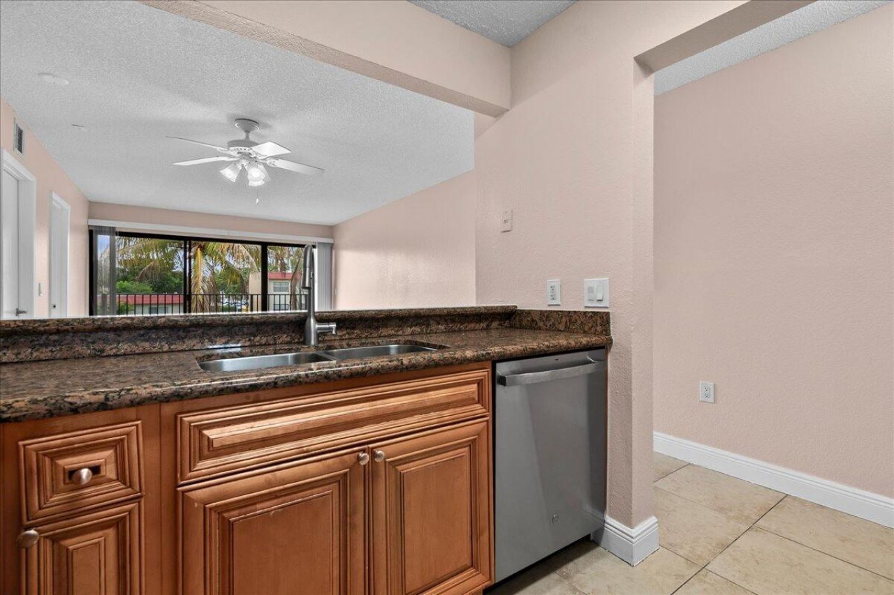 1524 Lake Crystal Drive, Unit F, Royal Palm Beach, FL 33411 Photo