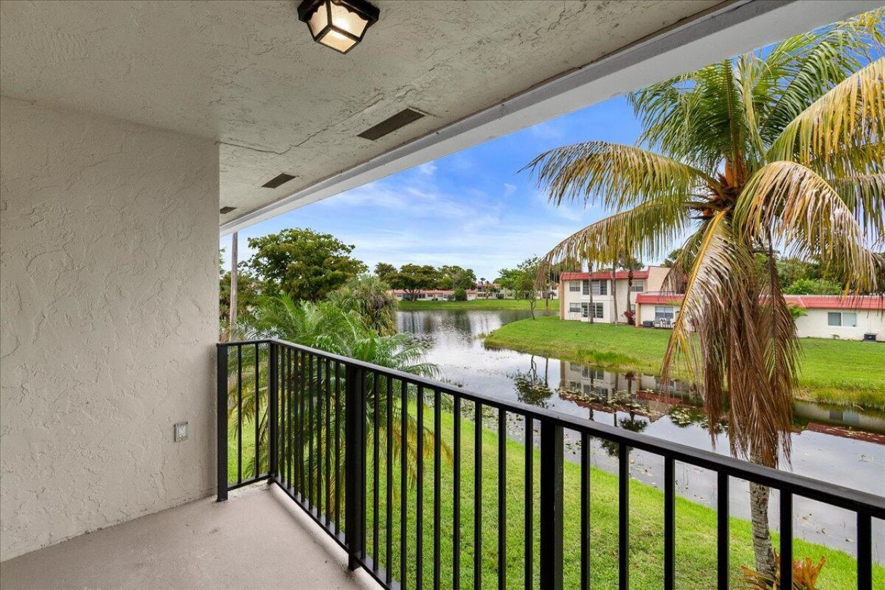 1524 Lake Crystal Drive, Unit F, Royal Palm Beach, FL 33411 Photo