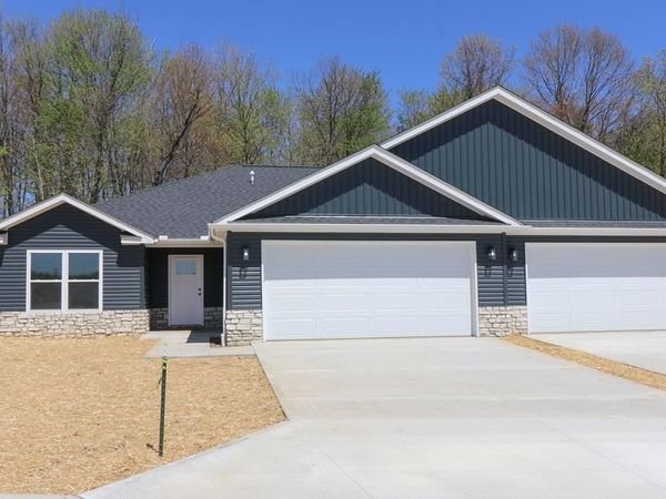 1596 Walker Woods Blvd, Mansfield, OH 44906