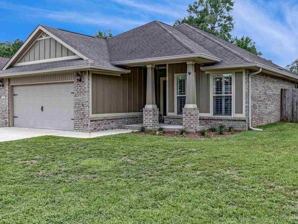 5695 Tucker Cir, Pace, FL 32571