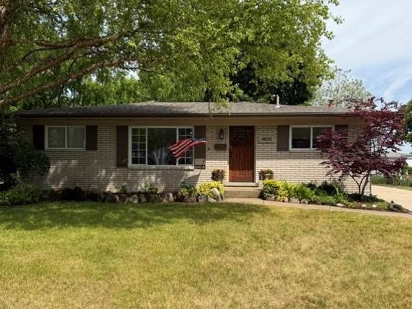 44252 FELSTONE Drive, Sterling Heights, MI 48313