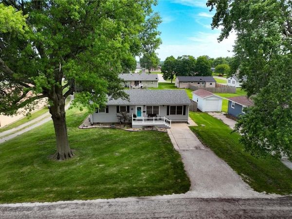 105 Sioux Avenue, Hiawatha, KS 66434
