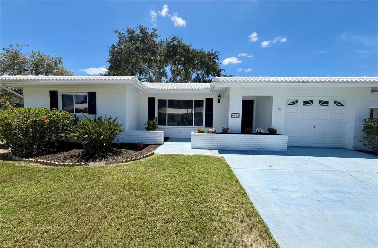 9608 41st Street N, Unit 2, Pinellas Park, FL 33782 Photo