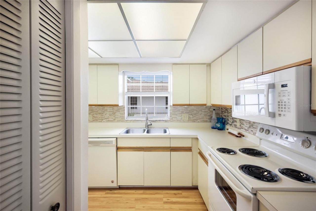 6304 Pointe West Boulevard, Unit A310, Bradenton, FL 34209 Photo