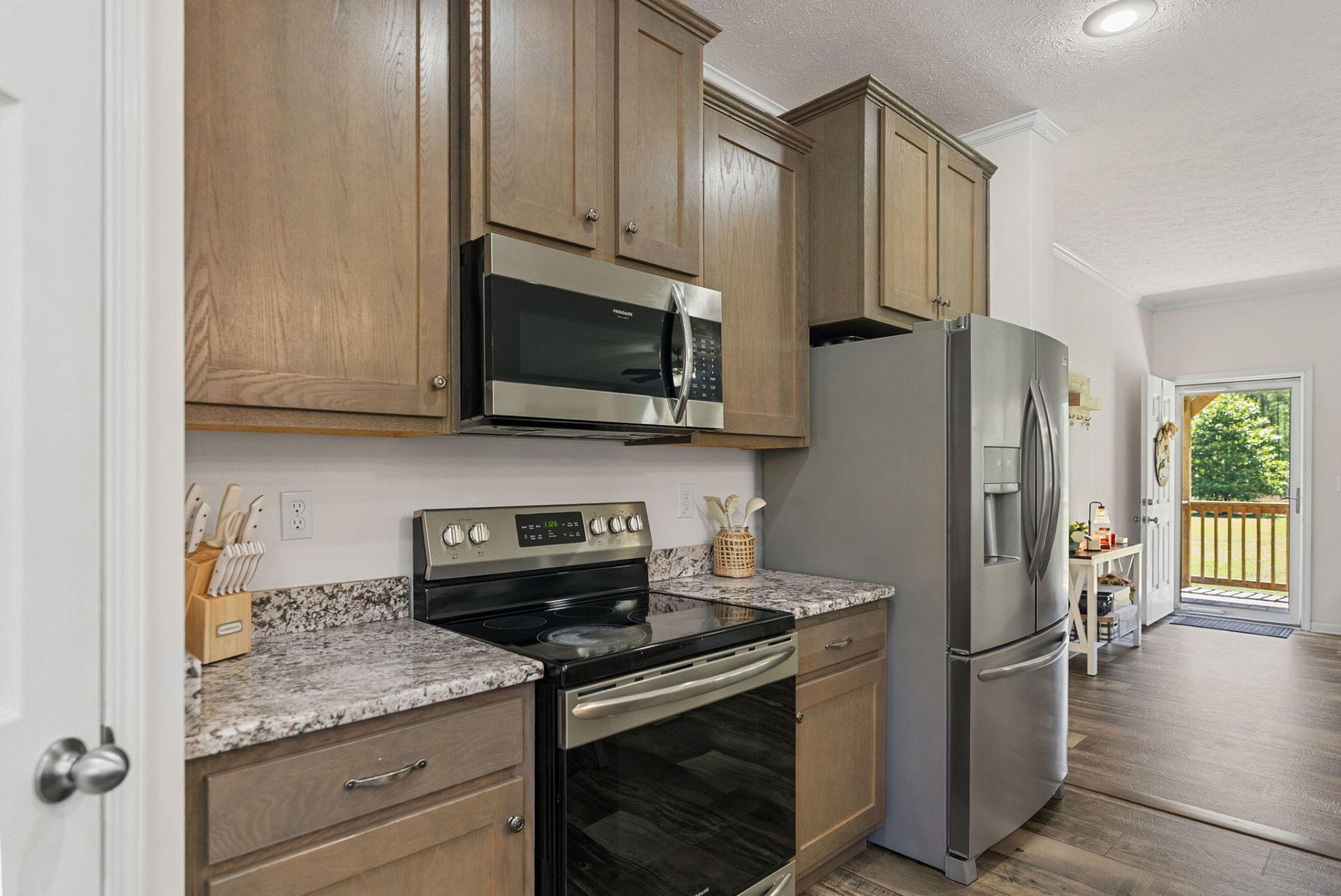 206 Salem Road Photo 8