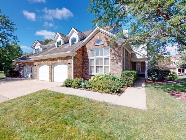 105 Willow Parkway , Unit 105, Buffalo Grove, IL 60089