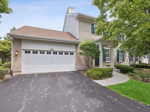 621 Dunhill Lane , Carol Stream, IL 60188