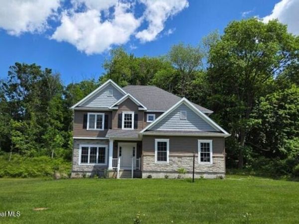 44 Waterford Avenue, Latham, NY 12110