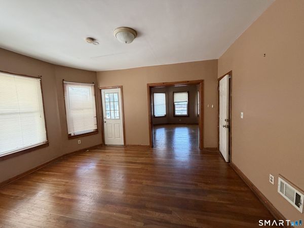 1662 Fairfield , Unit 2nd fl, Bridgeport, CT 06605