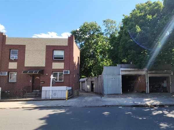 7432 Calamus Avenue , Elmhurst, NY 11373