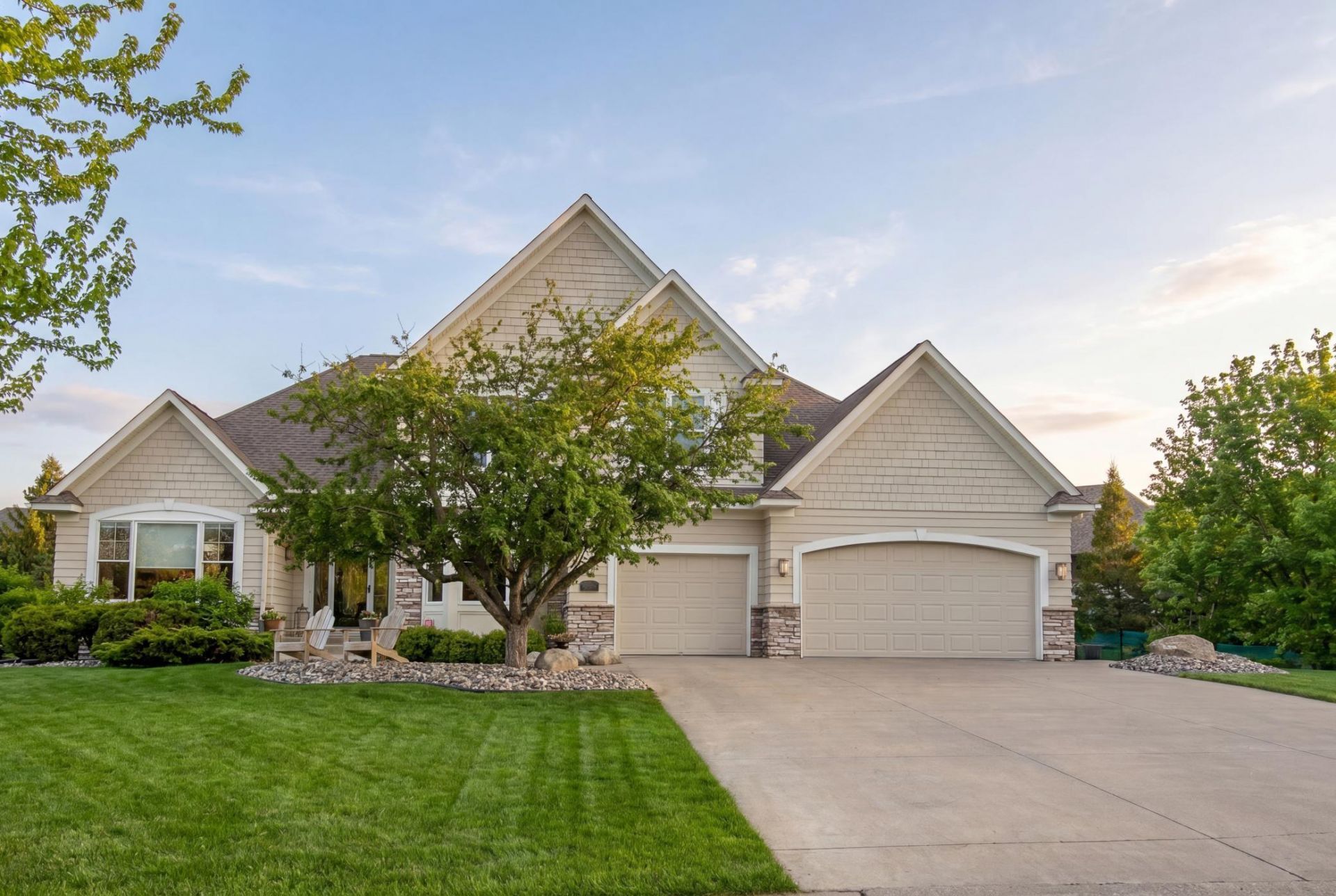11503 Armstrong Court, Inver Grove Heights, MN 55077
