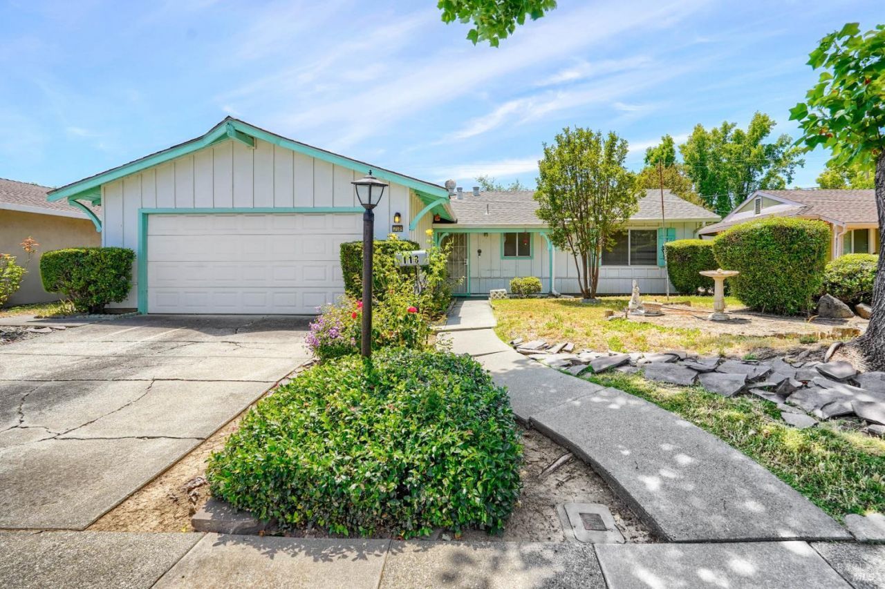 118 Rainier Circle, Vacaville, CA 95687 Main Photo