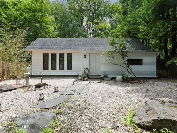 10 Fitzsimmons Lane, Woodstock, NY 12498