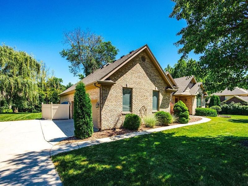 1271 Oakleaf Drive, Beavercreek, OH 45434 Photo 3