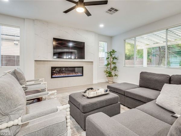 11086 Evvie Lane , Las Vegas, NV 89135