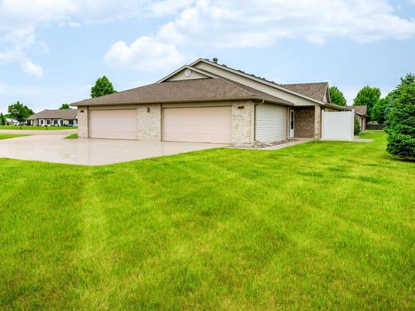 1415 Heatherwood Court , Unit 4, West Fargo, ND 58078