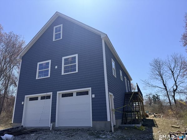 7 Larson , Waterford, CT 06385