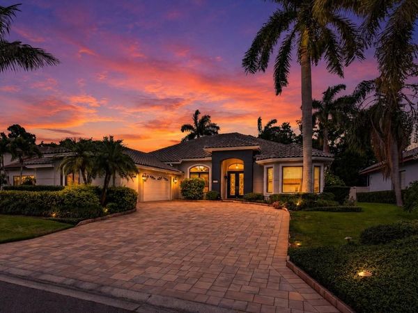820 SAND PINE DRIVE NE, ST PETERSBURG, FL 33703