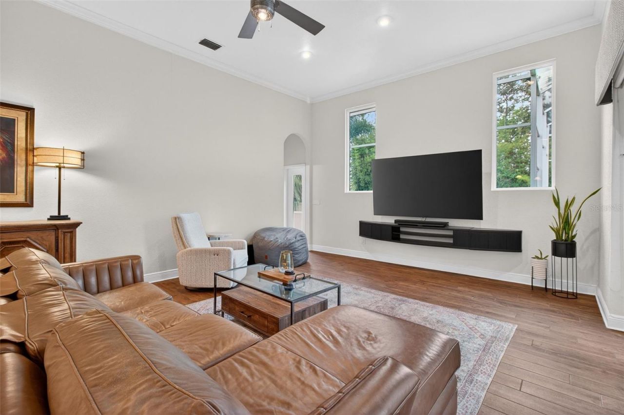 820 Sand Pine Drive Ne, Saint Petersburg, FL 33703 Photo