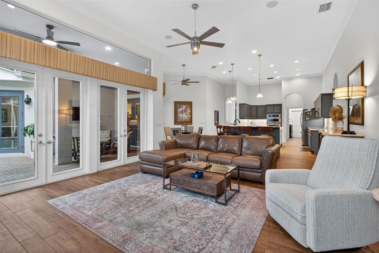 820 Sand Pine Drive Ne, Saint Petersburg, FL 33703 Photo