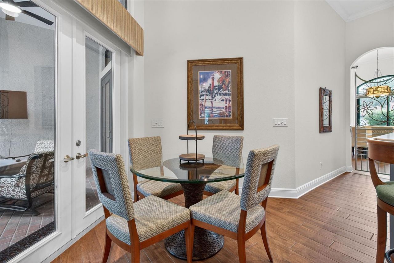 820 Sand Pine Drive Ne, Saint Petersburg, FL 33703 Photo
