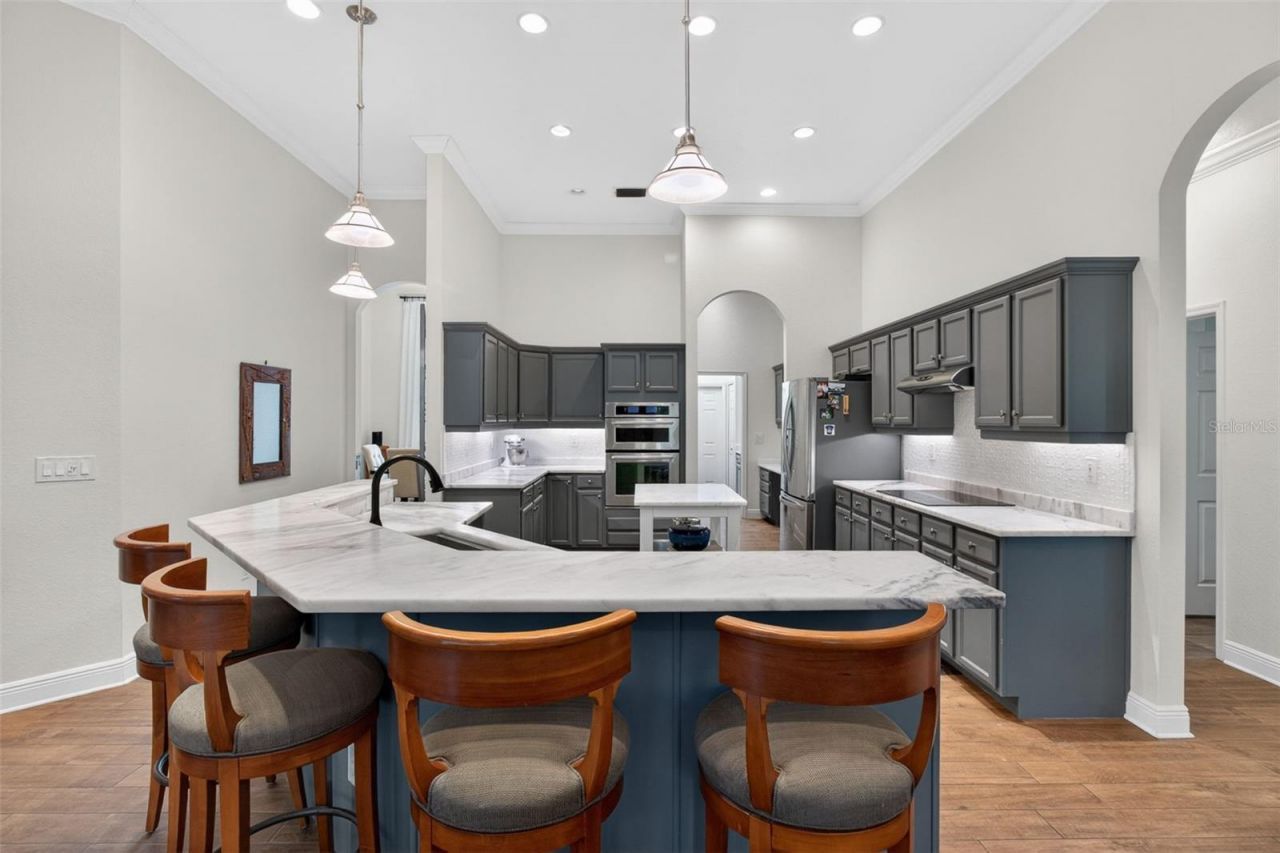 820 Sand Pine Drive Ne, Saint Petersburg, FL 33703 Photo