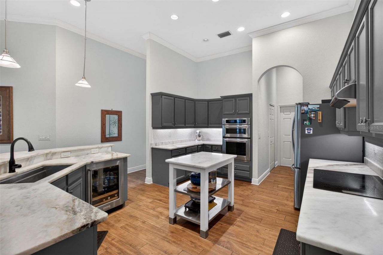 820 Sand Pine Drive Ne, Saint Petersburg, FL 33703 Photo