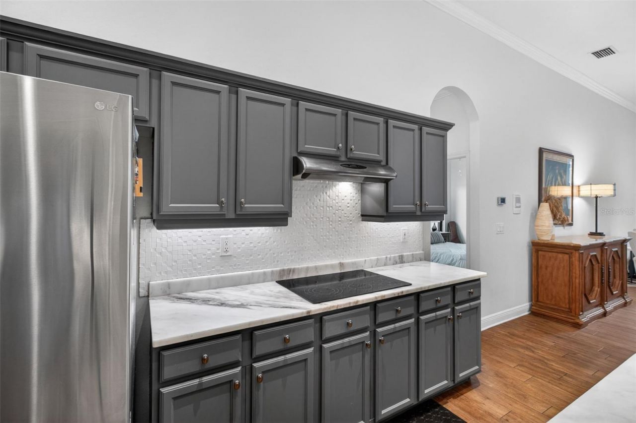 820 Sand Pine Drive Ne, Saint Petersburg, FL 33703 Photo