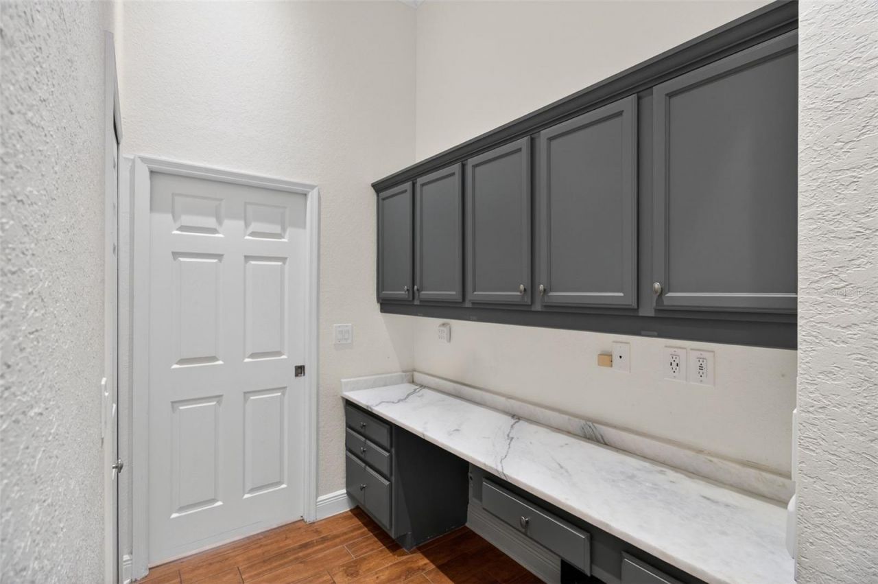 820 Sand Pine Drive Ne, Saint Petersburg, FL 33703 Photo