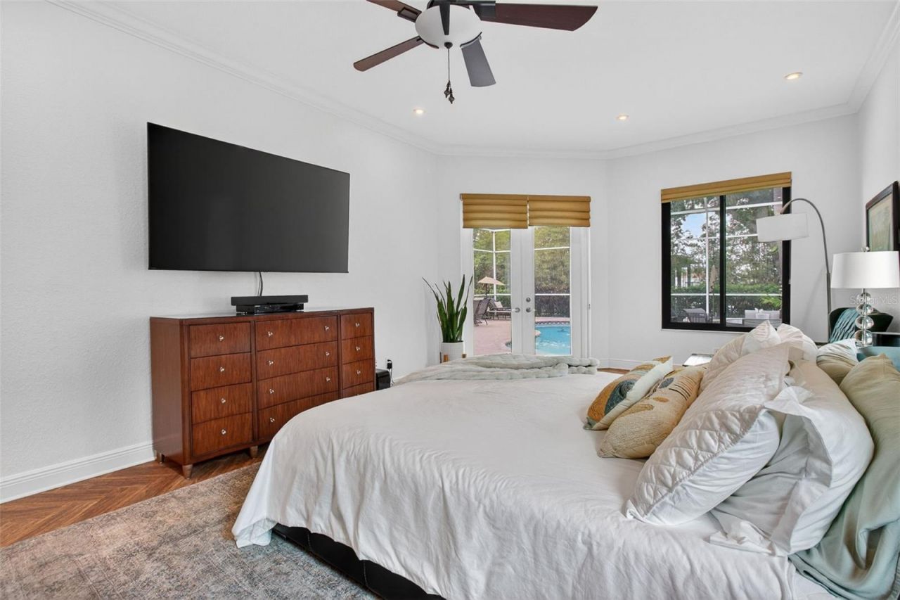 820 Sand Pine Drive Ne, Saint Petersburg, FL 33703 Photo