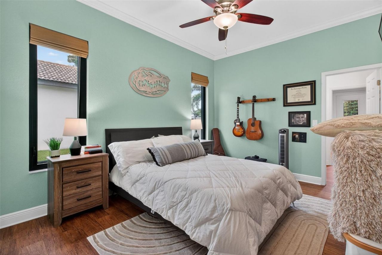 820 Sand Pine Drive Ne, Saint Petersburg, FL 33703 Photo