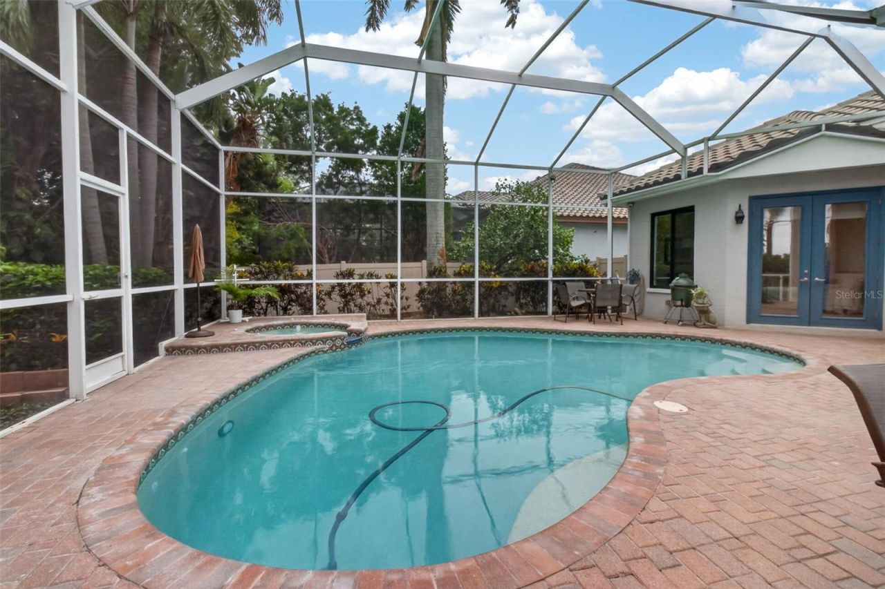 820 Sand Pine Drive Ne, Saint Petersburg, FL 33703 Photo