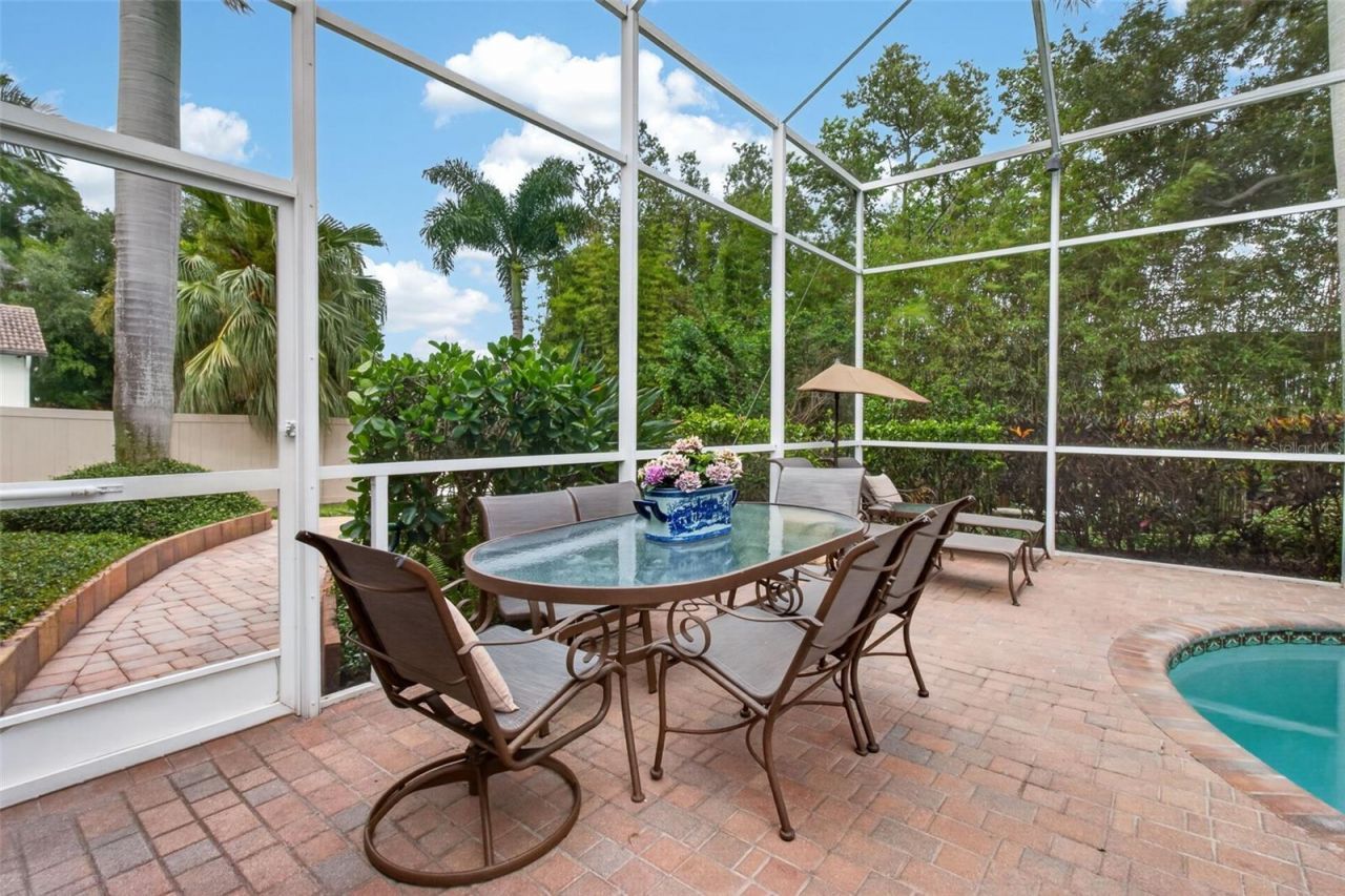 820 Sand Pine Drive Ne, Saint Petersburg, FL 33703 Photo