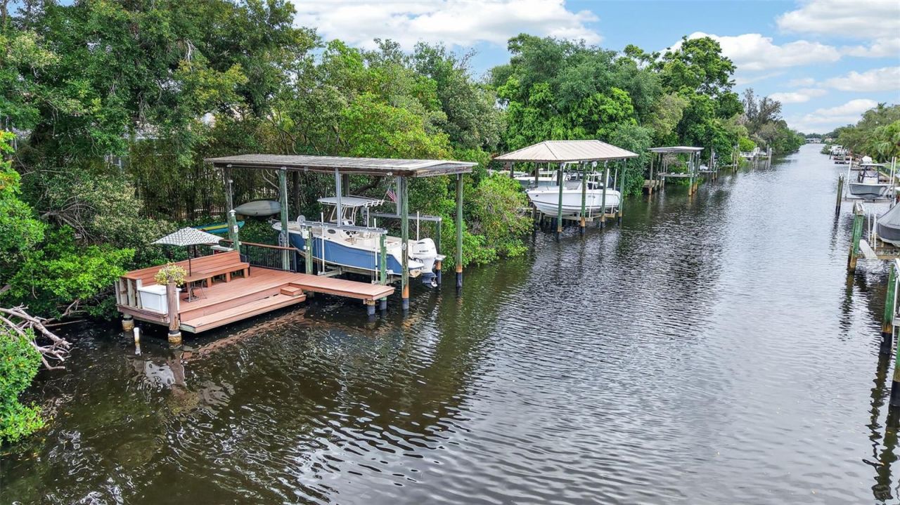 820 Sand Pine Drive Ne, Saint Petersburg, FL 33703 Photo