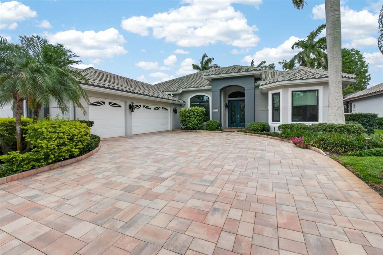 820 Sand Pine Drive Ne, Saint Petersburg, FL 33703 Photo