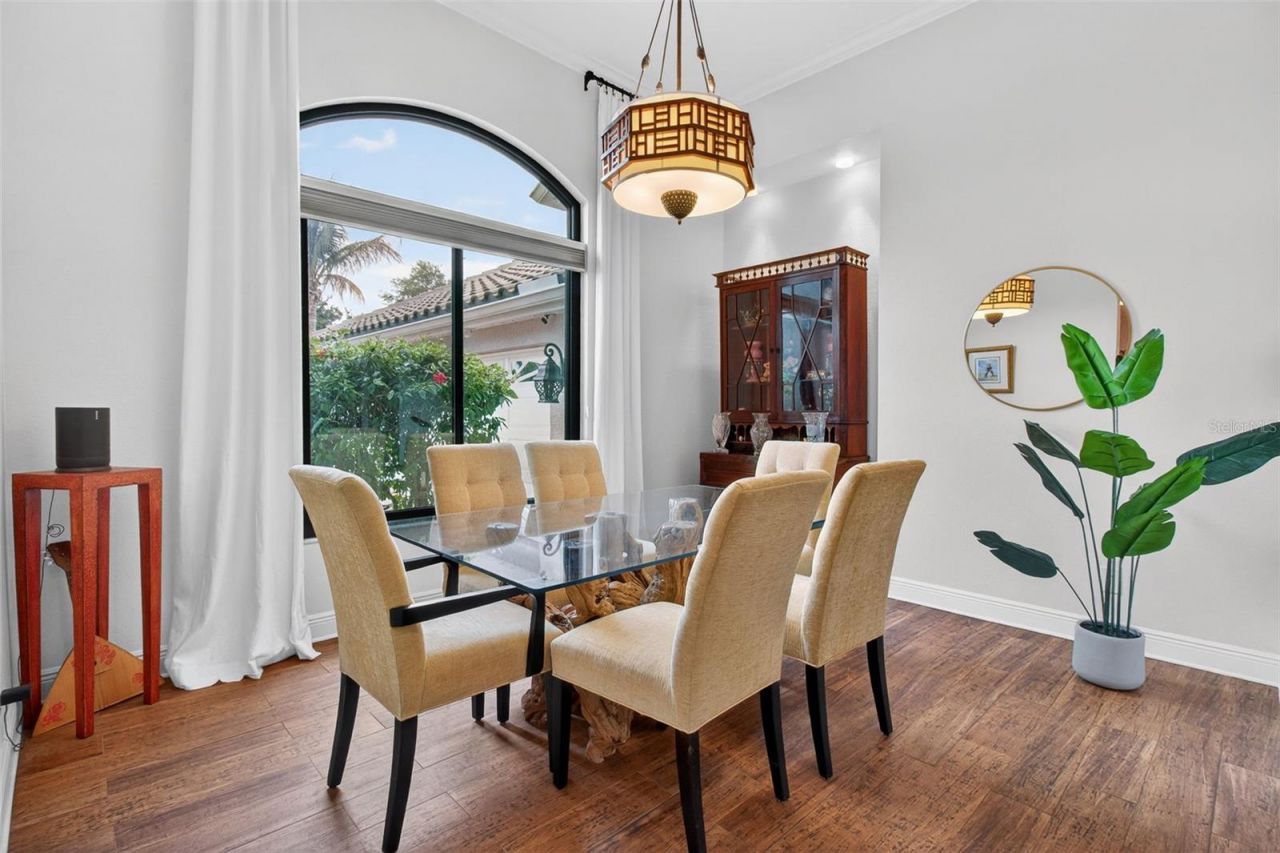 820 Sand Pine Drive Ne, Saint Petersburg, FL 33703 Photo
