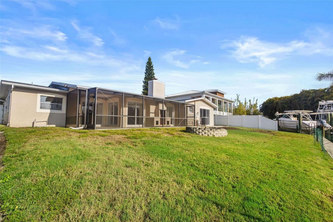 3945 Fontainebleau Drive, Tampa, FL 33634 Photo