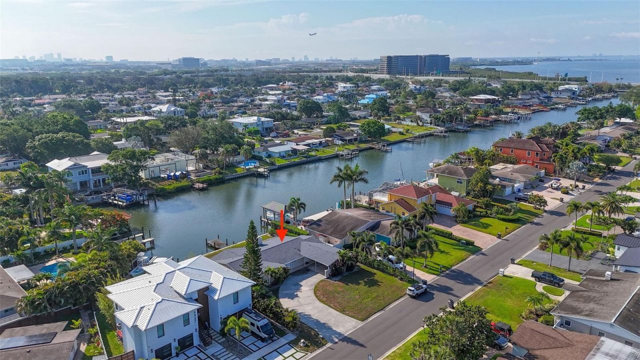 3945 Fontainebleau Drive, Tampa, FL 33634 Photo