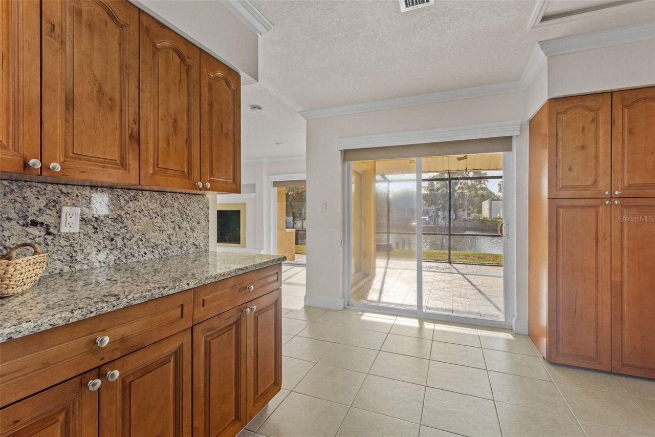 3945 Fontainebleau Drive, Tampa, FL 33634 Photo