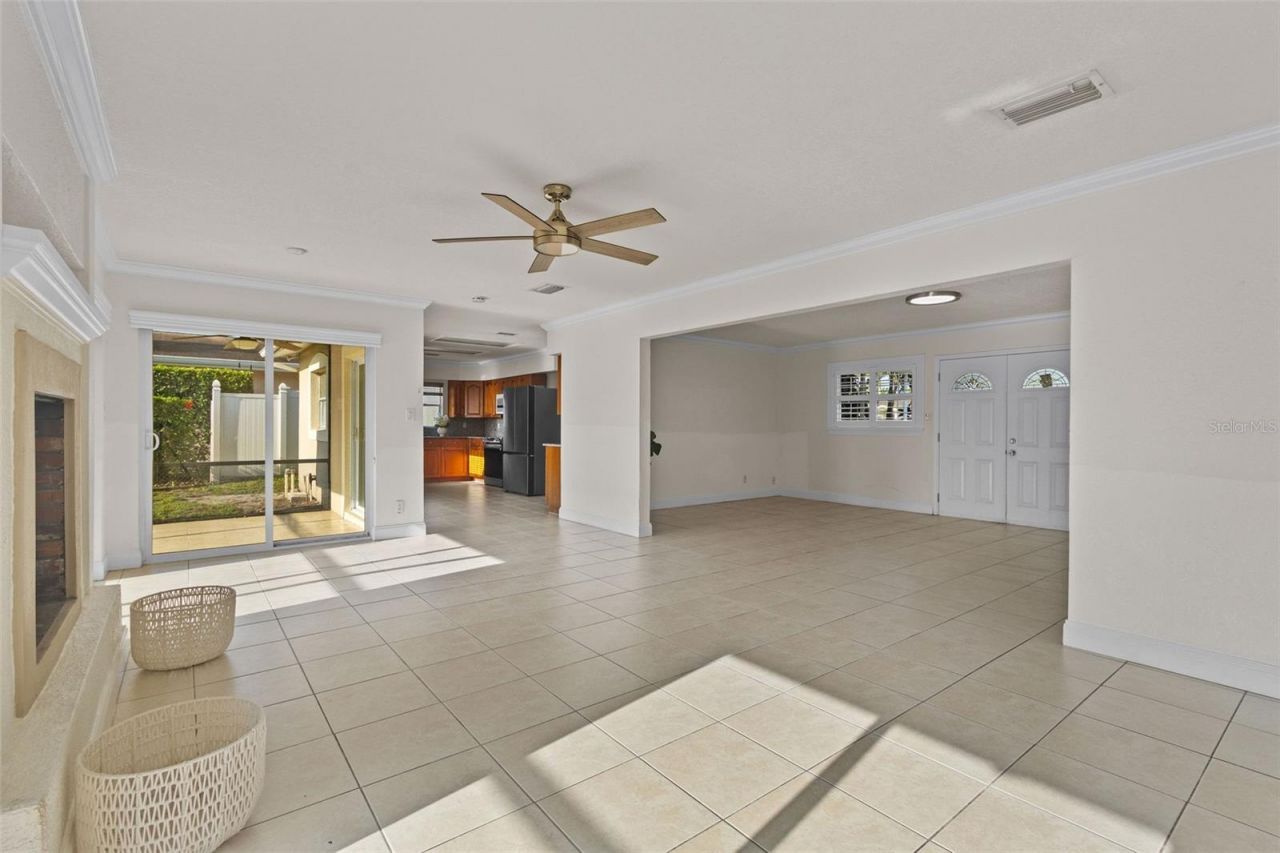 3945 Fontainebleau Drive, Tampa, FL 33634 Photo