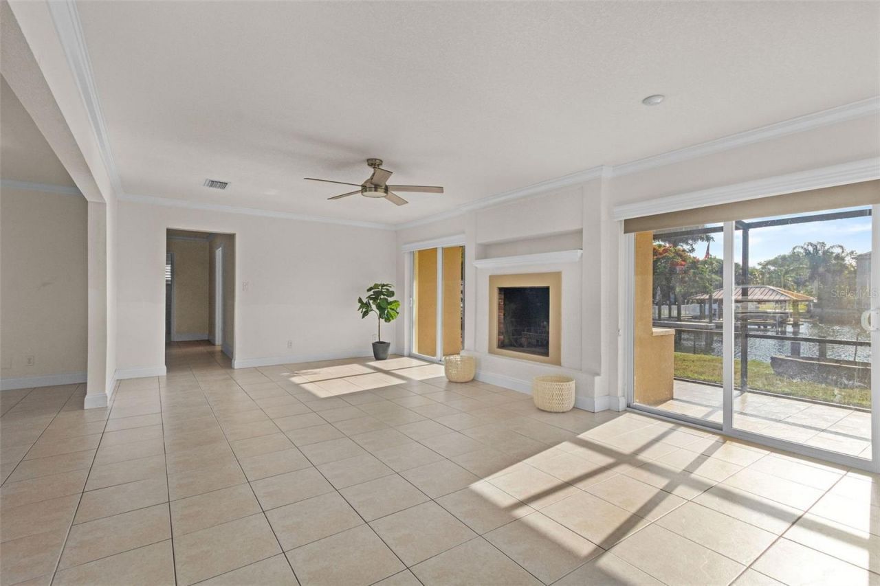3945 Fontainebleau Drive, Tampa, FL 33634 Photo