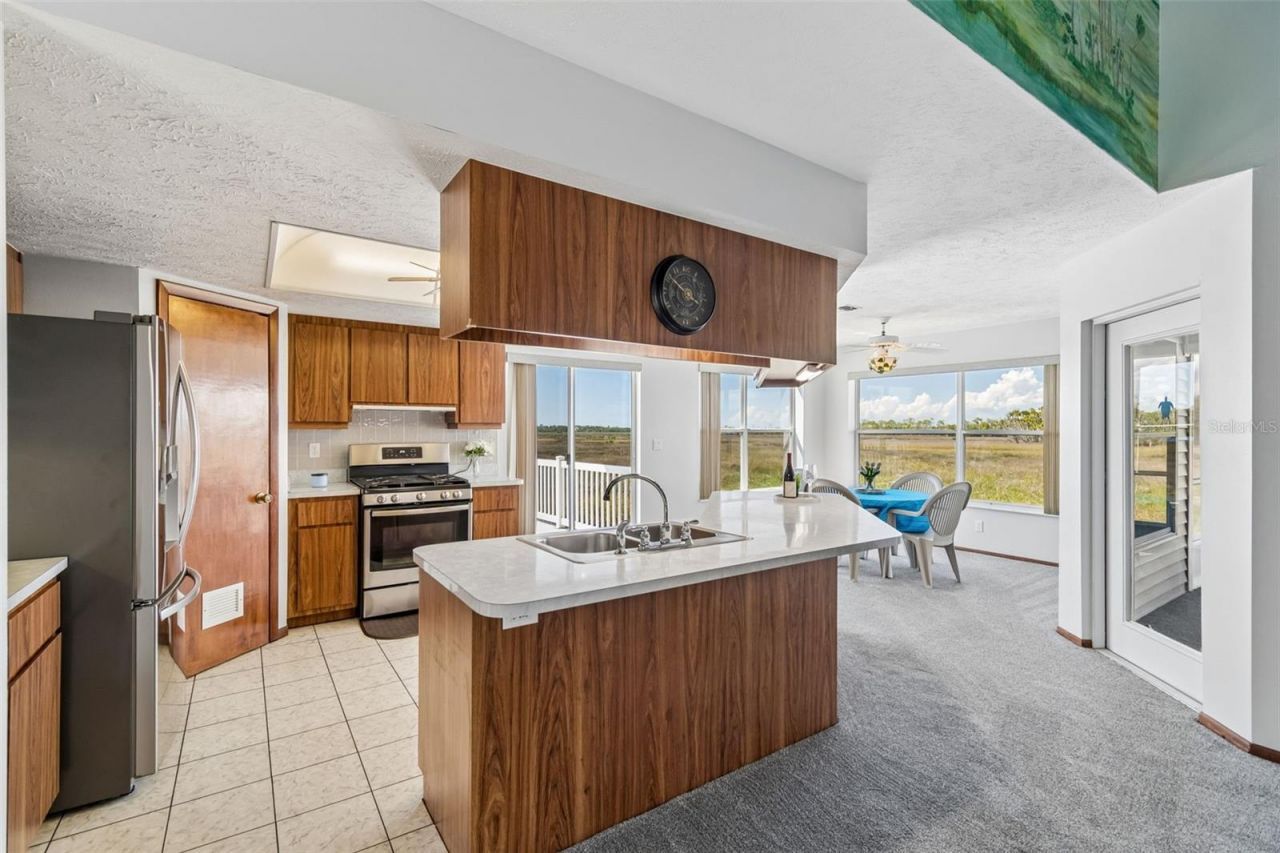 5247 Tropical Point , Weeki Wachee, FL 34607 Photo