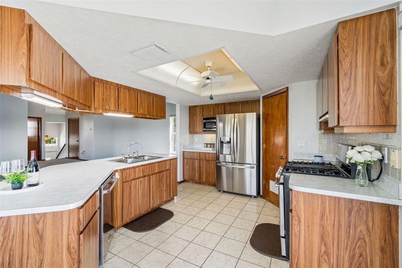 5247 Tropical Point , Weeki Wachee, FL 34607 Photo