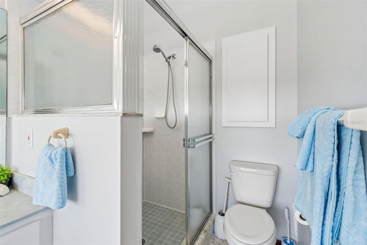 5247 Tropical Point , Weeki Wachee, FL 34607 Photo