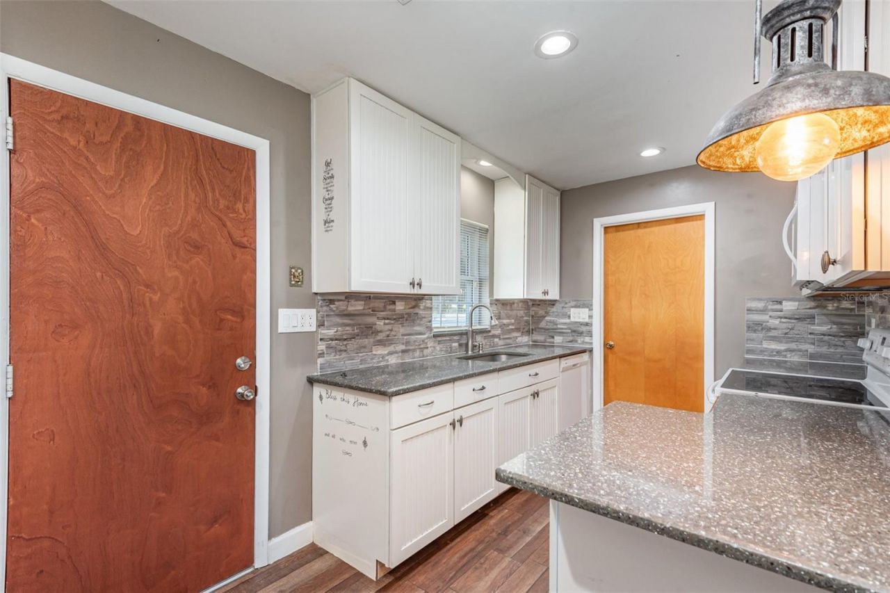 404 Grand Rondo E, Crescent City, FL 32112 Photo
