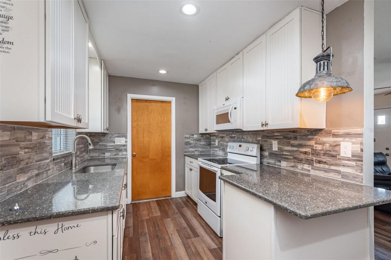 404 Grand Rondo E, Crescent City, FL 32112 Photo